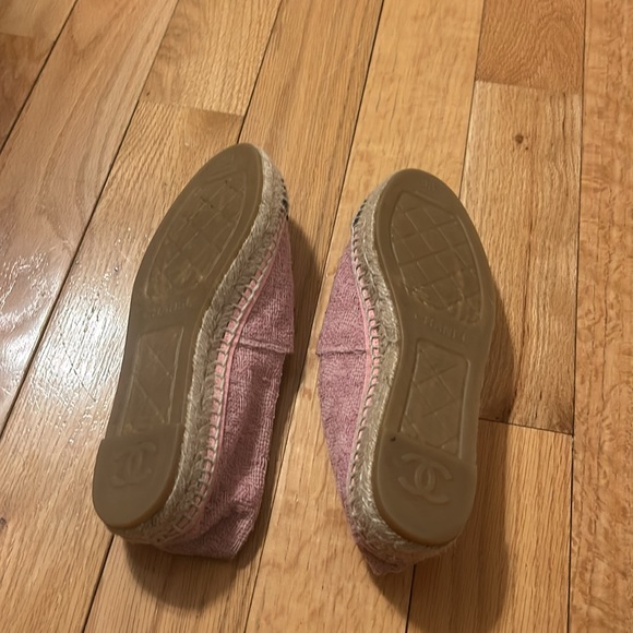 Chanel pink tweed and black patent espadrilles - Picture 4 of 5